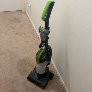 Bissell vacuum. Great condition.